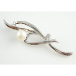 Mixed Art Nouveau Bud Freshwater Pearl Brooch & Rhinestone